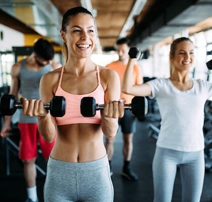 упражнения с гантелями для женщин